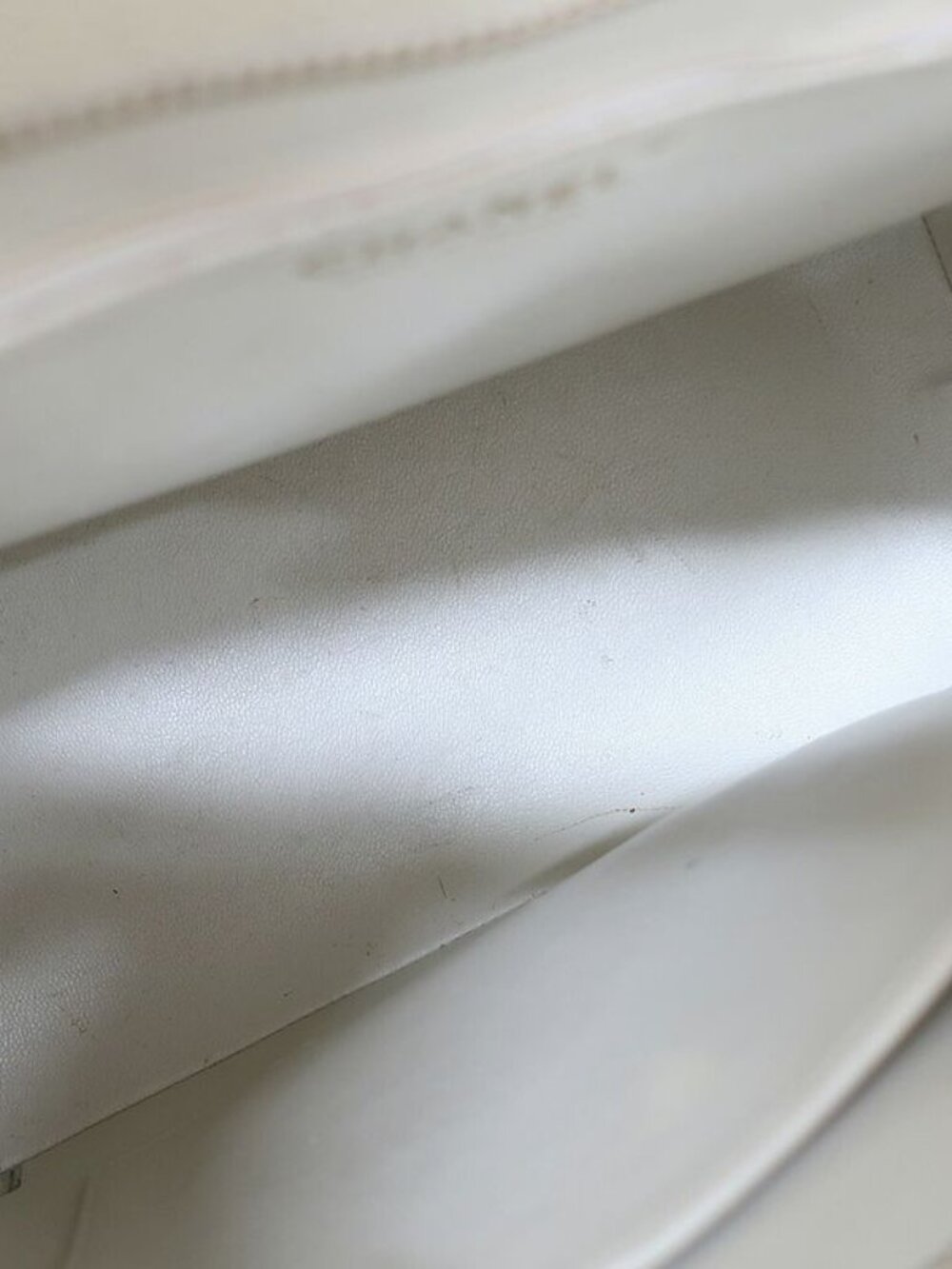 Chanel Medallion Tote Ivory Caviar Leather Handbag - Picture 6 of 10